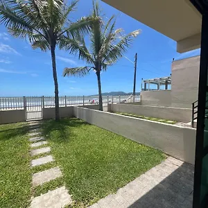 Casa Na Frente Mar 01 , Porto Belo Brasil