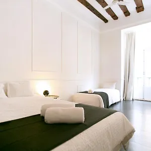 https://travellers-house-hostel.hotels-lisbon-portugal.com